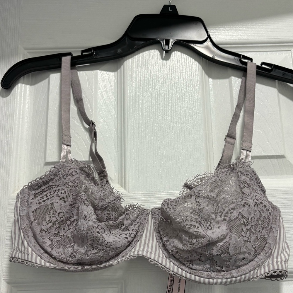 Victoria’s Secret gray push up without padding bra, size 36C.